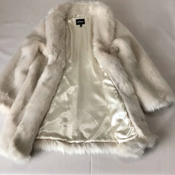 Express Cream Faux Fur Jacket - Picture 4 of 11
